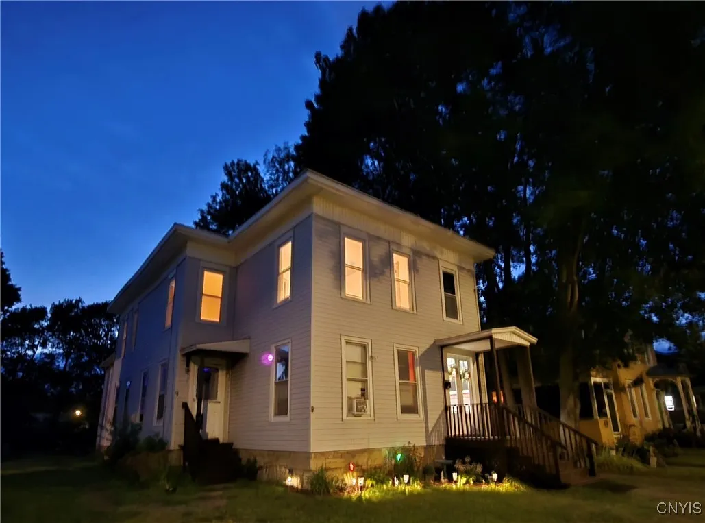 9 Cayuga Street, Auburn, New York 13021, Auburn, New York 13021, 6 Bedrooms Bedrooms, ,2 BathroomsBathrooms,Residential,For Sale,9 Cayuga Street, Auburn, New York 13021,S1621112