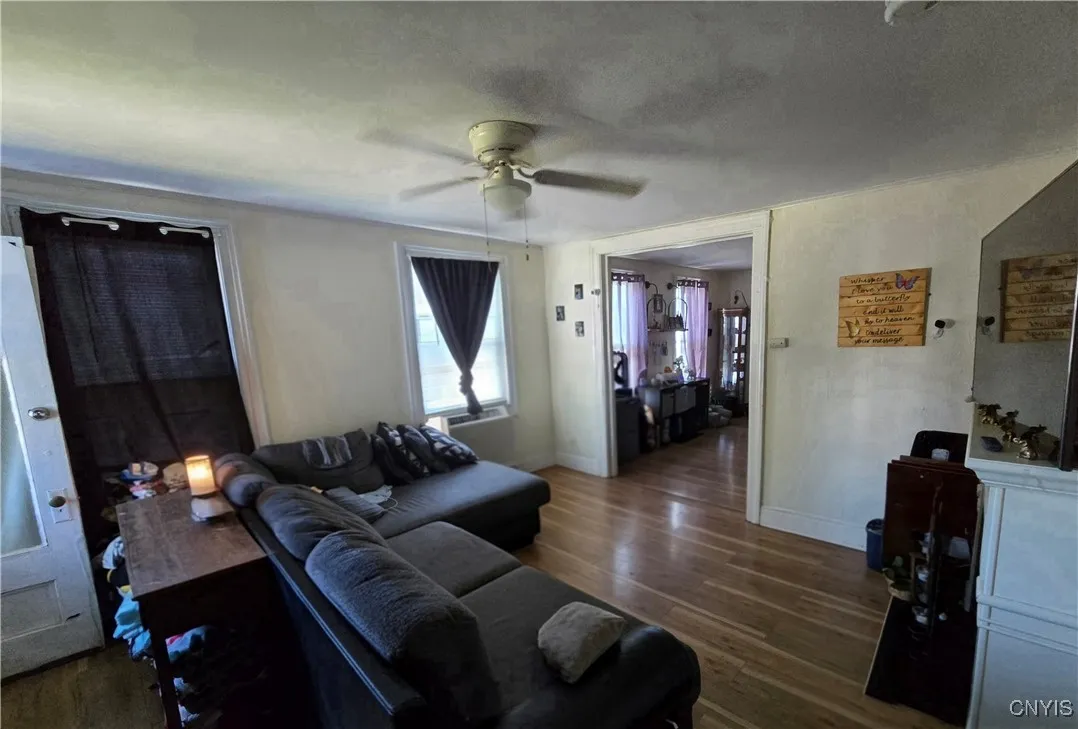 Living room (apt. 1)