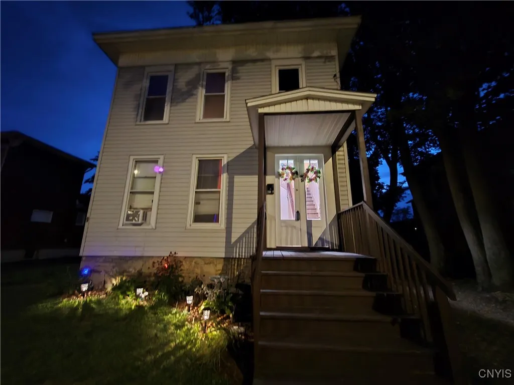 9 Cayuga Street, Auburn, New York 13021, Auburn, New York 13021, 6 Bedrooms Bedrooms, ,2 BathroomsBathrooms,Residential,For Sale,9 Cayuga Street, Auburn, New York 13021,S1621112