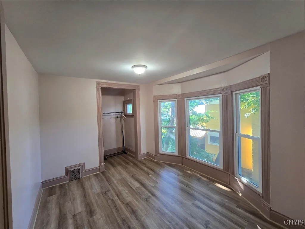 Bedroom 1 (apt. 2)