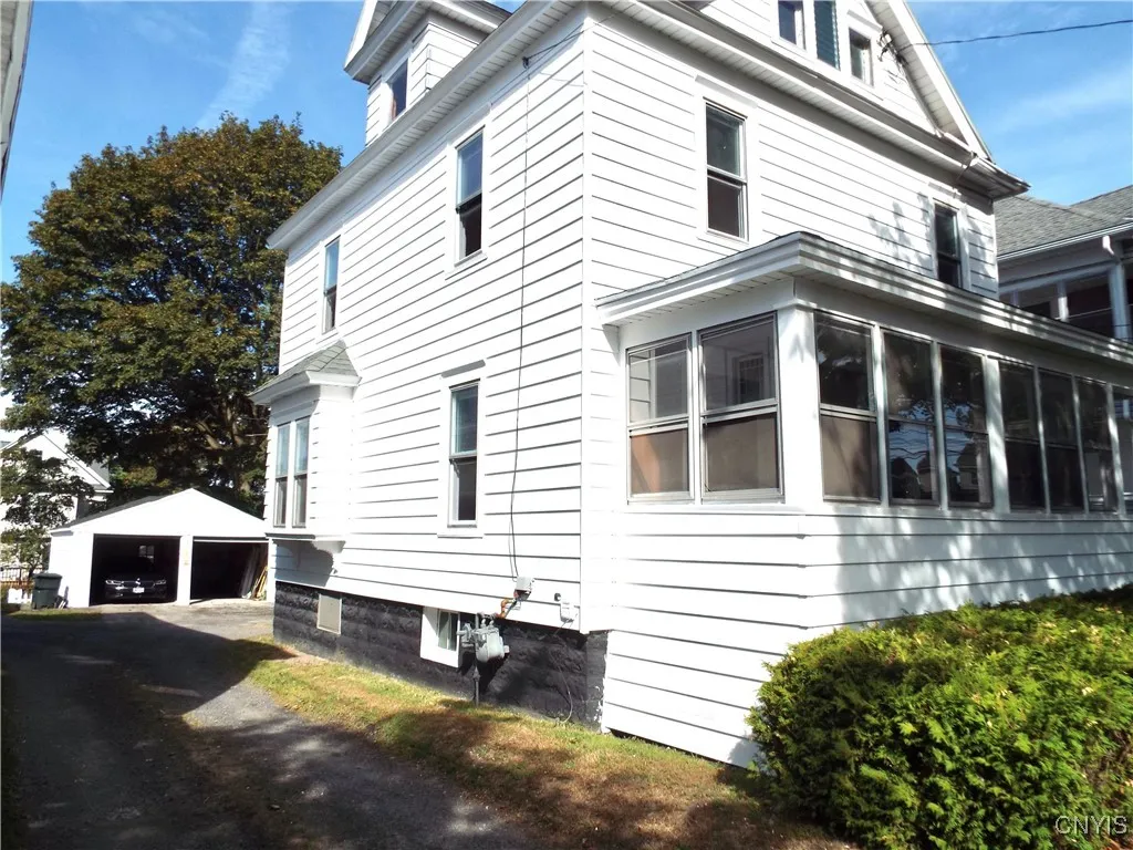 415 Highland Avenue, Dewitt, New York 13057, De Witt, New York 13057, 3 Bedrooms Bedrooms, 7 Rooms Rooms,1 BathroomBathrooms,Residential,For Sale,415 Highland Avenue, Dewitt, New York 13057,S1632895