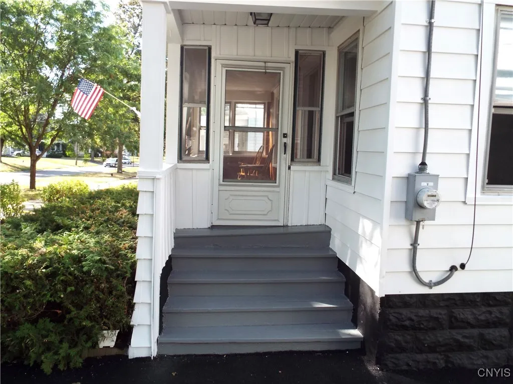 415 Highland Avenue, Dewitt, New York 13057, De Witt, New York 13057, 3 Bedrooms Bedrooms, 7 Rooms Rooms,1 BathroomBathrooms,Residential,For Sale,415 Highland Avenue, Dewitt, New York 13057,S1632895