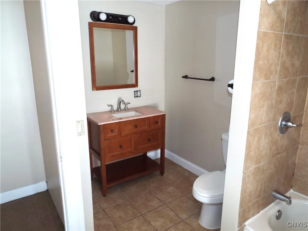 415 Highland Avenue, Dewitt, New York 13057, De Witt, New York 13057, 3 Bedrooms Bedrooms, 7 Rooms Rooms,1 BathroomBathrooms,Residential,For Sale,415 Highland Avenue, Dewitt, New York 13057,S1632895