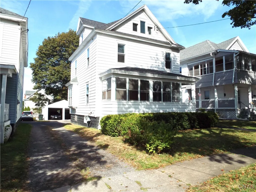 415 Highland Avenue, Dewitt, New York 13057, De Witt, New York 13057, 3 Bedrooms Bedrooms, 7 Rooms Rooms,1 BathroomBathrooms,Residential,For Sale,415 Highland Avenue, Dewitt, New York 13057,S1632895
