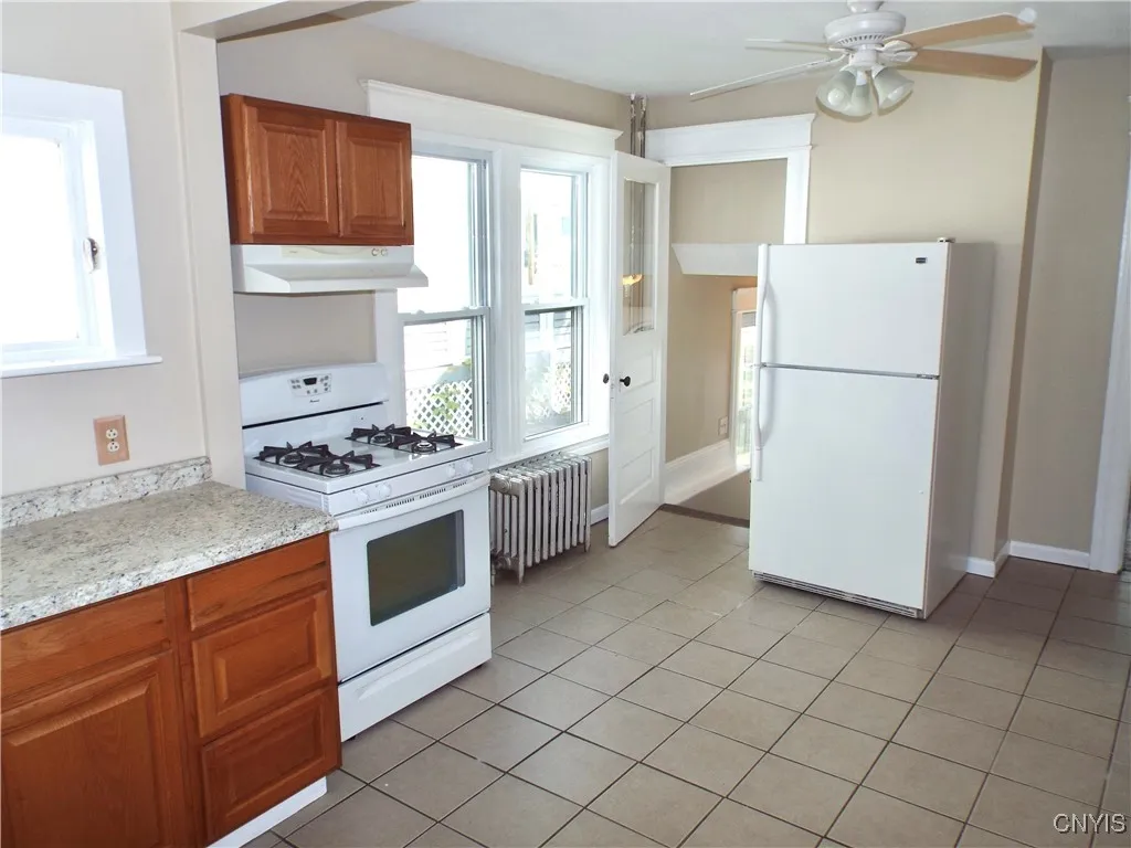 415 Highland Avenue, Dewitt, New York 13057, De Witt, New York 13057, 3 Bedrooms Bedrooms, 7 Rooms Rooms,1 BathroomBathrooms,Residential,For Sale,415 Highland Avenue, Dewitt, New York 13057,S1632895