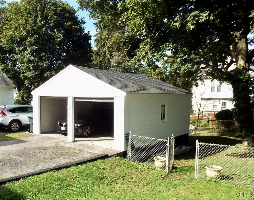 415 Highland Avenue, Dewitt, New York 13057, De Witt, New York 13057, 3 Bedrooms Bedrooms, 7 Rooms Rooms,1 BathroomBathrooms,Residential,For Sale,415 Highland Avenue, Dewitt, New York 13057,S1632895