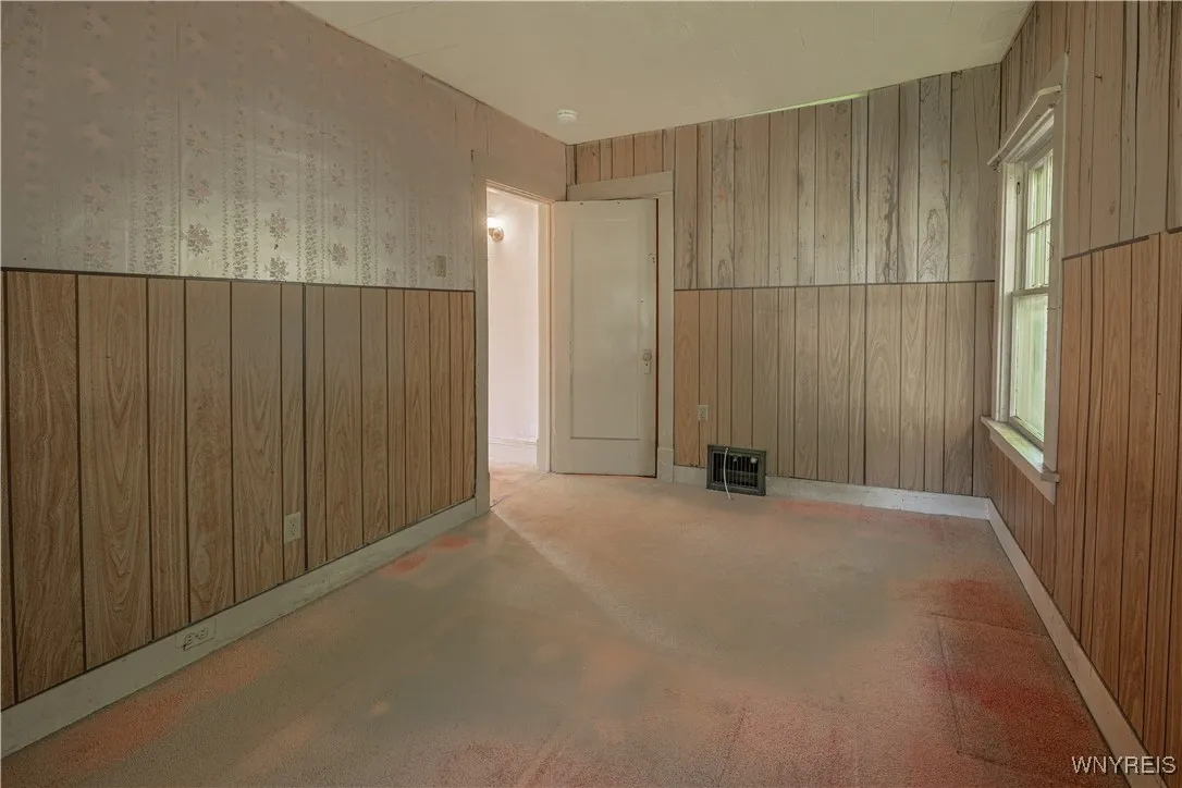 21 Hyde Park, Lockport City, New York 14094, Lockport City, New York 14094, 2 Bedrooms Bedrooms, 5 Rooms Rooms,1 BathroomBathrooms,Residential,For Sale,21 Hyde Park, Lockport City, New York 14094,B1632871