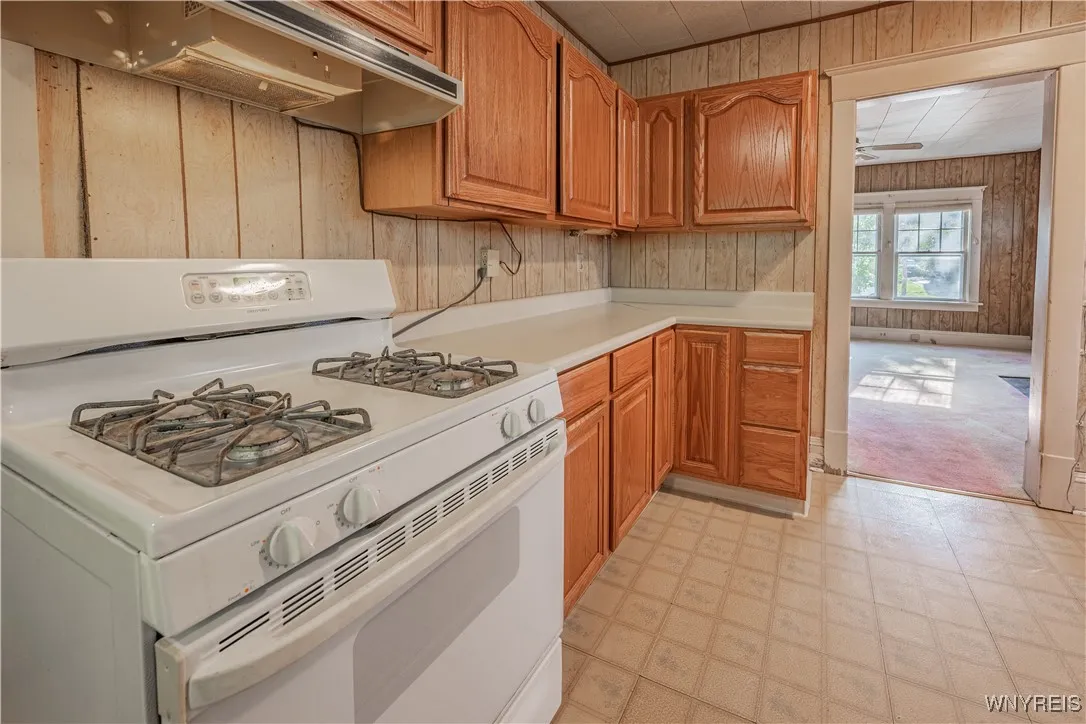 21 Hyde Park, Lockport City, New York 14094, Lockport City, New York 14094, 2 Bedrooms Bedrooms, 5 Rooms Rooms,1 BathroomBathrooms,Residential,For Sale,21 Hyde Park, Lockport City, New York 14094,B1632871