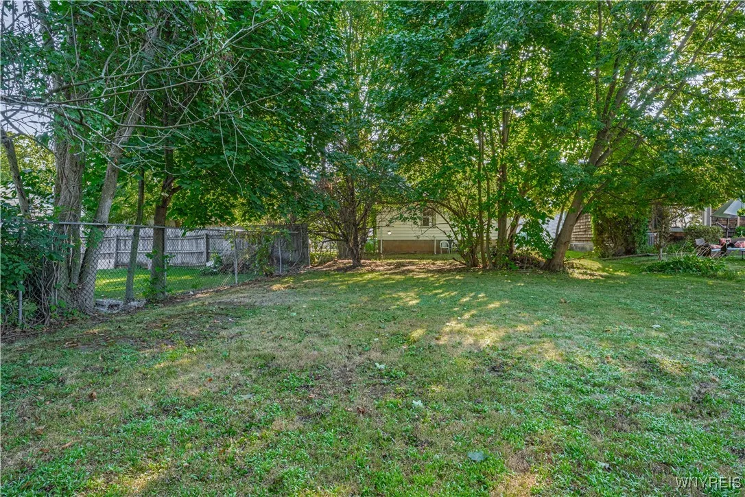21 Hyde Park, Lockport City, New York 14094, Lockport City, New York 14094, 2 Bedrooms Bedrooms, 5 Rooms Rooms,1 BathroomBathrooms,Residential,For Sale,21 Hyde Park, Lockport City, New York 14094,B1632871