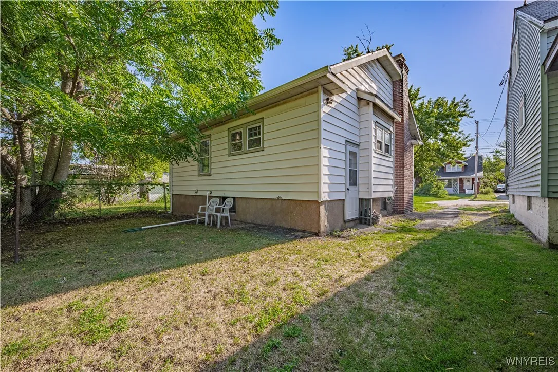 21 Hyde Park, Lockport City, New York 14094, Lockport City, New York 14094, 2 Bedrooms Bedrooms, 5 Rooms Rooms,1 BathroomBathrooms,Residential,For Sale,21 Hyde Park, Lockport City, New York 14094,B1632871
