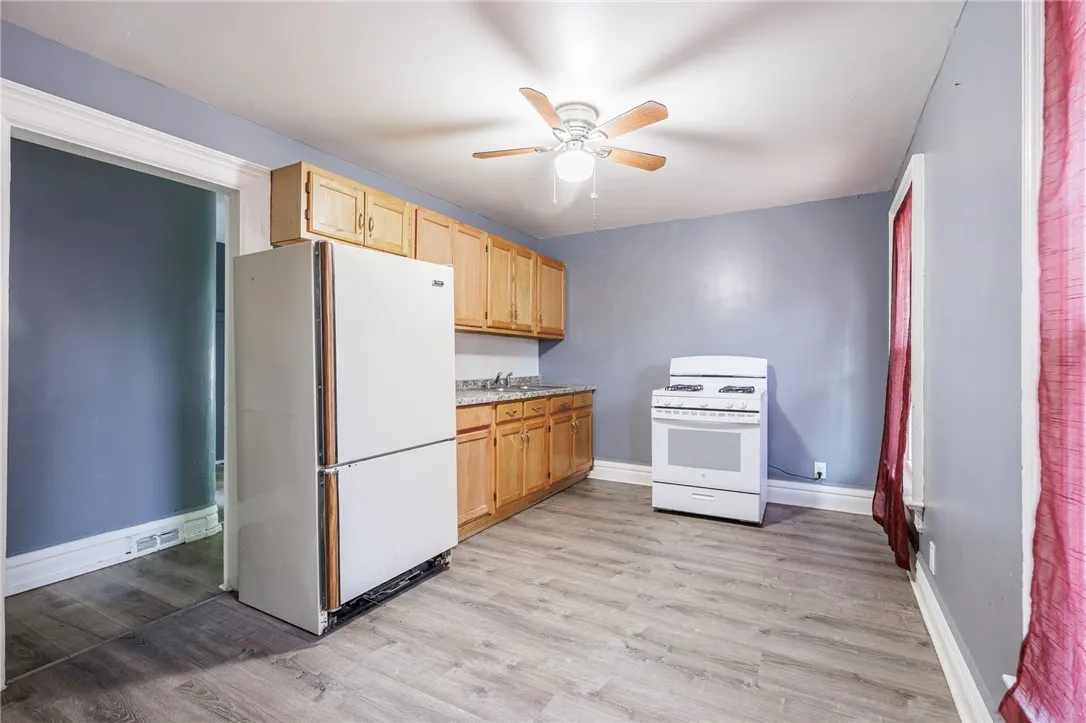 140 Weld St, Rochester, New York 14605, Rochester, New York 14605, 5 Bedrooms Bedrooms, ,3 BathroomsBathrooms,Residential,For Sale,140 Weld St, Rochester, New York 14605,R1632982