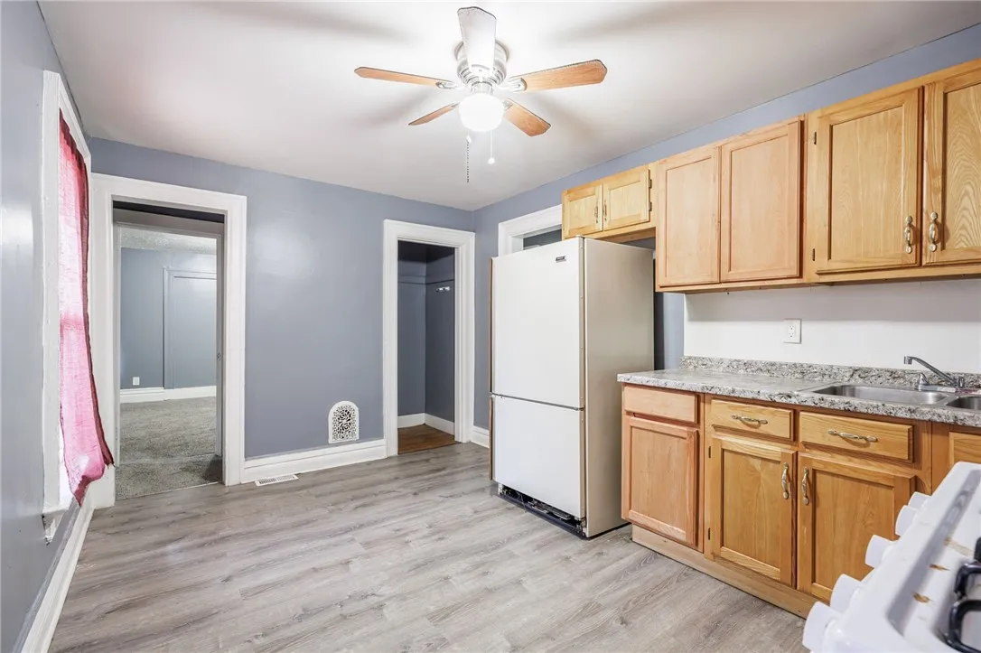 140 Weld St, Rochester, New York 14605, Rochester, New York 14605, 5 Bedrooms Bedrooms, ,3 BathroomsBathrooms,Residential,For Sale,140 Weld St, Rochester, New York 14605,R1632982