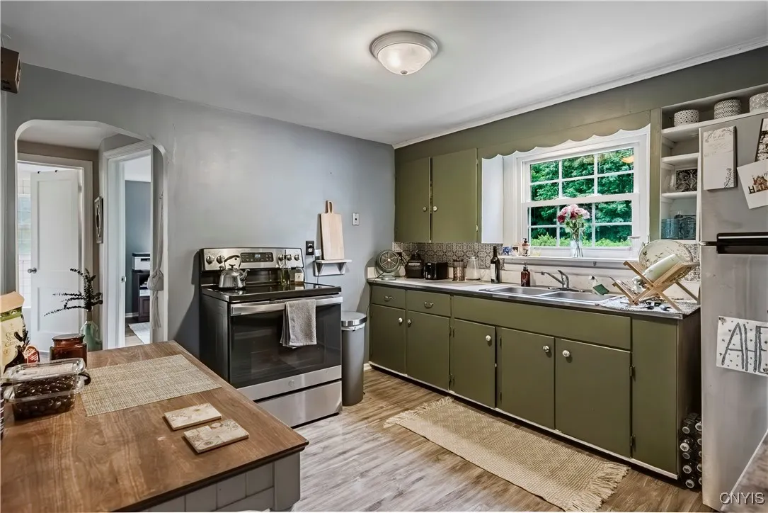 67 Merritt Place, New Hartford, New York 13413, New Hartford, New York 13413, 3 Bedrooms Bedrooms, 6 Rooms Rooms,1 BathroomBathrooms,Residential Lease,For Rent,67 Merritt Place, New Hartford, New York 13413,S1632879