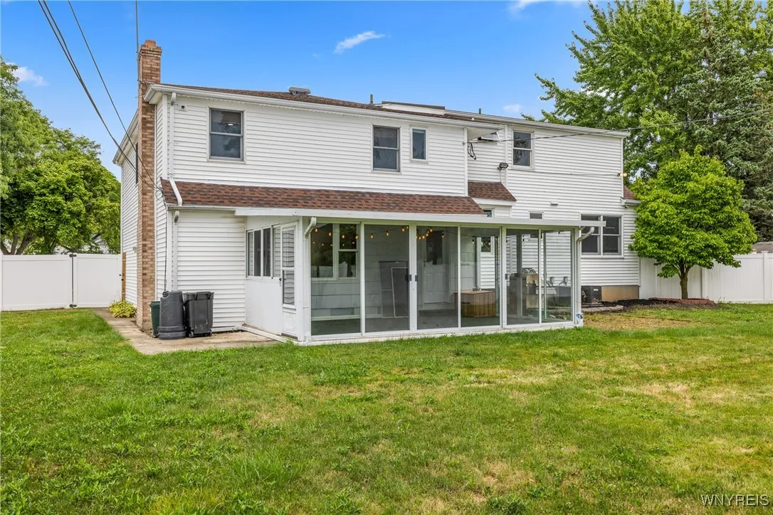 147 Ranch Trail West West, Amherst, New York 14221, Amherst, New York 14221, 5 Bedrooms Bedrooms, 10 Rooms Rooms,2 BathroomsBathrooms,Residential,For Sale,147 Ranch Trail West West, Amherst, New York 14221,0,B1632974