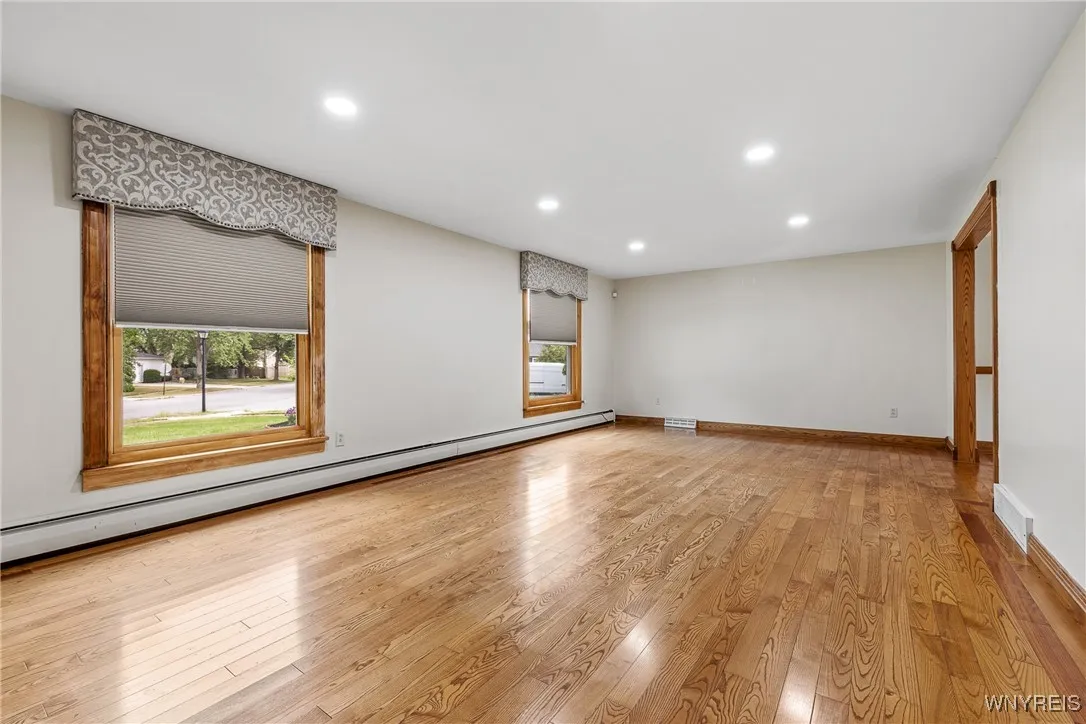 147 Ranch Trail West West, Amherst, New York 14221, Amherst, New York 14221, 5 Bedrooms Bedrooms, 10 Rooms Rooms,2 BathroomsBathrooms,Residential,For Sale,147 Ranch Trail West West, Amherst, New York 14221,0,B1632974