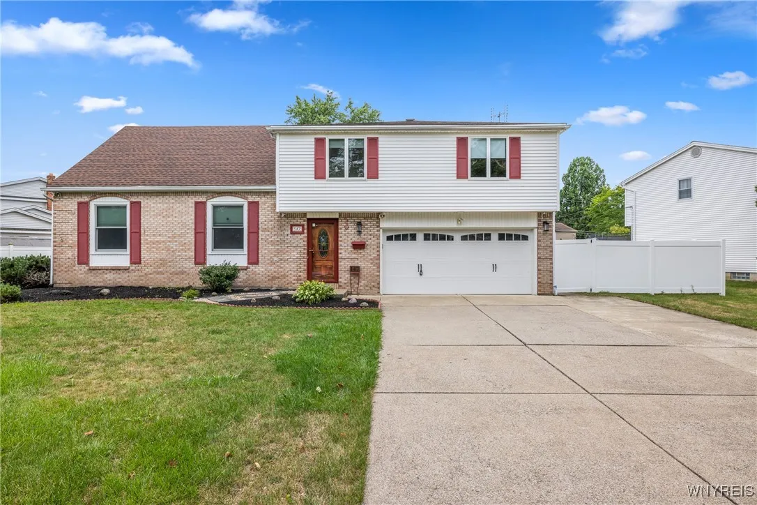 147 Ranch Trail West West, Amherst, New York 14221, Amherst, New York 14221, 5 Bedrooms Bedrooms, 10 Rooms Rooms,2 BathroomsBathrooms,Residential,For Sale,147 Ranch Trail West West, Amherst, New York 14221,0,B1632974