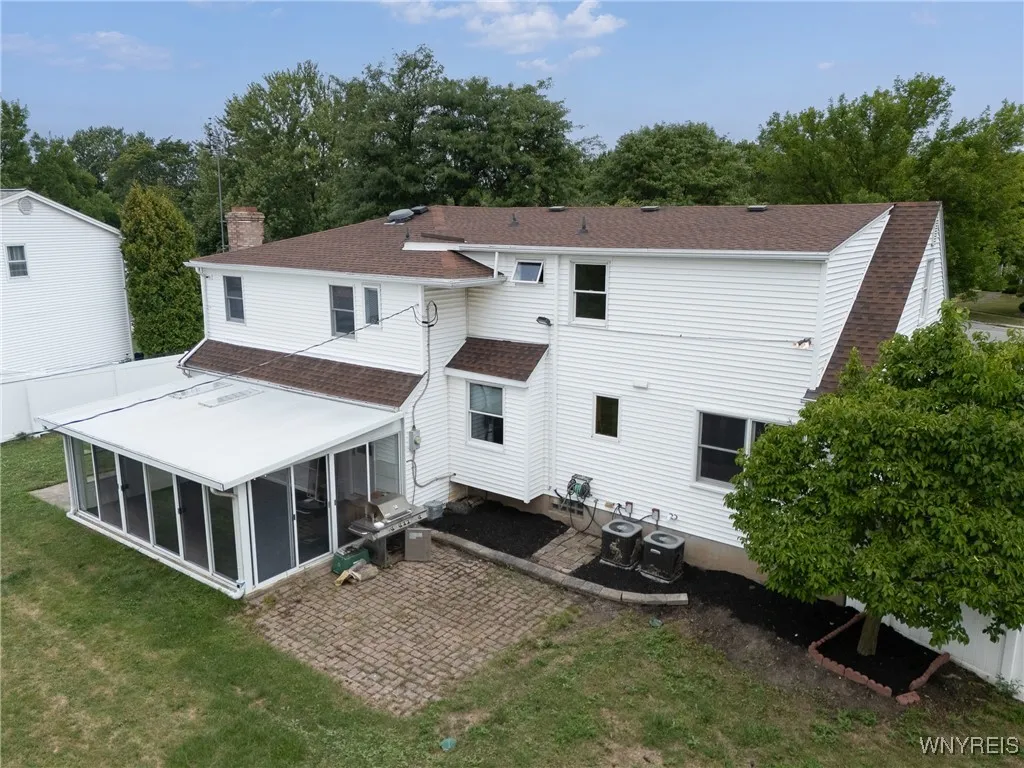 147 Ranch Trail West West, Amherst, New York 14221, Amherst, New York 14221, 5 Bedrooms Bedrooms, 10 Rooms Rooms,2 BathroomsBathrooms,Residential,For Sale,147 Ranch Trail West West, Amherst, New York 14221,0,B1632974
