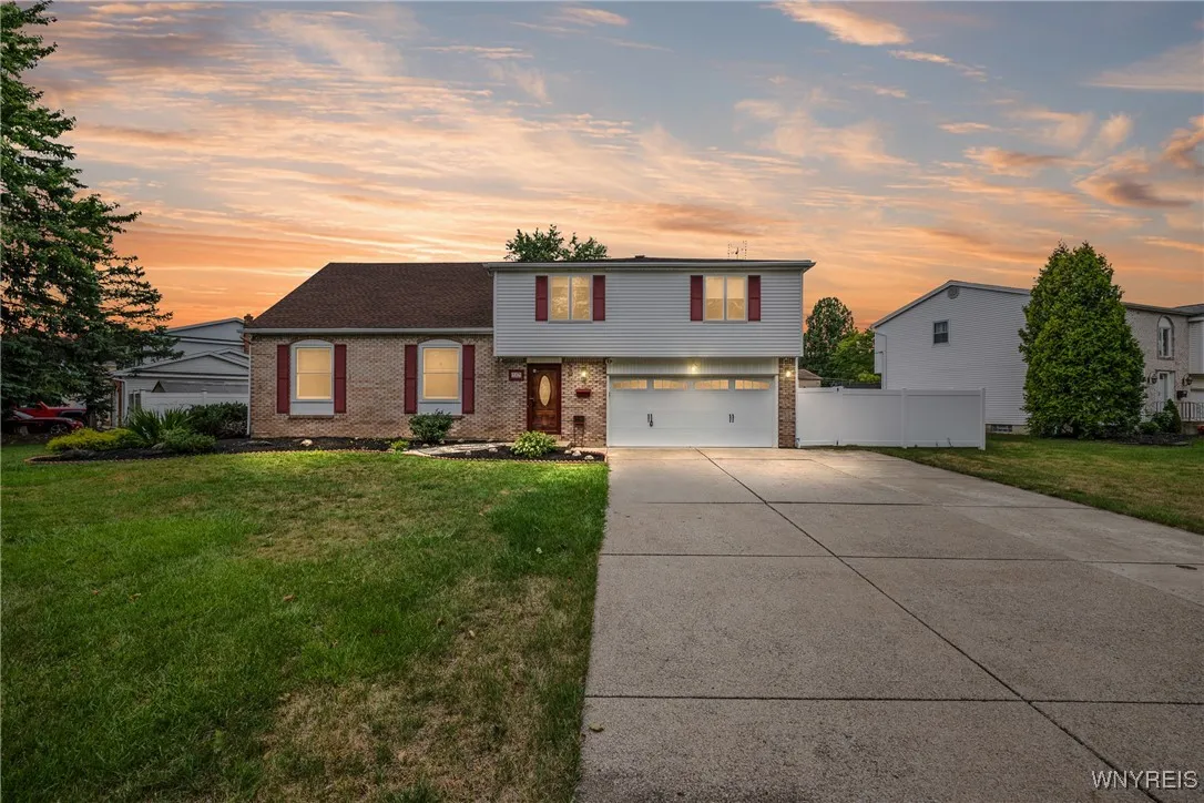147 Ranch Trail West West, Amherst, New York 14221, Amherst, New York 14221, 5 Bedrooms Bedrooms, 10 Rooms Rooms,2 BathroomsBathrooms,Residential,For Sale,147 Ranch Trail West West, Amherst, New York 14221,0,B1632974