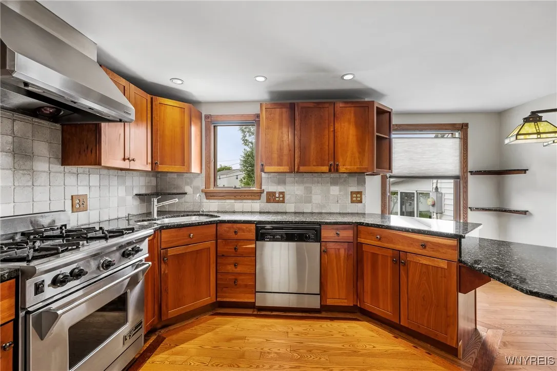 147 Ranch Trail West West, Amherst, New York 14221, Amherst, New York 14221, 5 Bedrooms Bedrooms, 10 Rooms Rooms,2 BathroomsBathrooms,Residential,For Sale,147 Ranch Trail West West, Amherst, New York 14221,0,B1632974