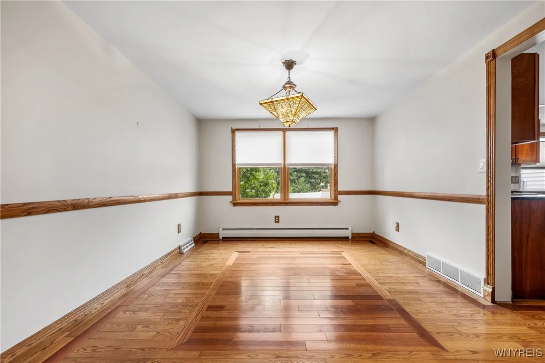 147 Ranch Trail West West, Amherst, New York 14221, Amherst, New York 14221, 5 Bedrooms Bedrooms, 10 Rooms Rooms,2 BathroomsBathrooms,Residential,For Sale,147 Ranch Trail West West, Amherst, New York 14221,0,B1632974