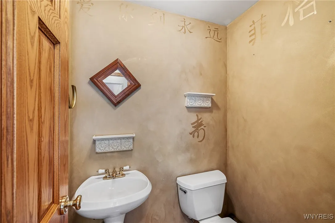 147 Ranch Trail West West, Amherst, New York 14221, Amherst, New York 14221, 5 Bedrooms Bedrooms, 10 Rooms Rooms,2 BathroomsBathrooms,Residential,For Sale,147 Ranch Trail West West, Amherst, New York 14221,0,B1632974
