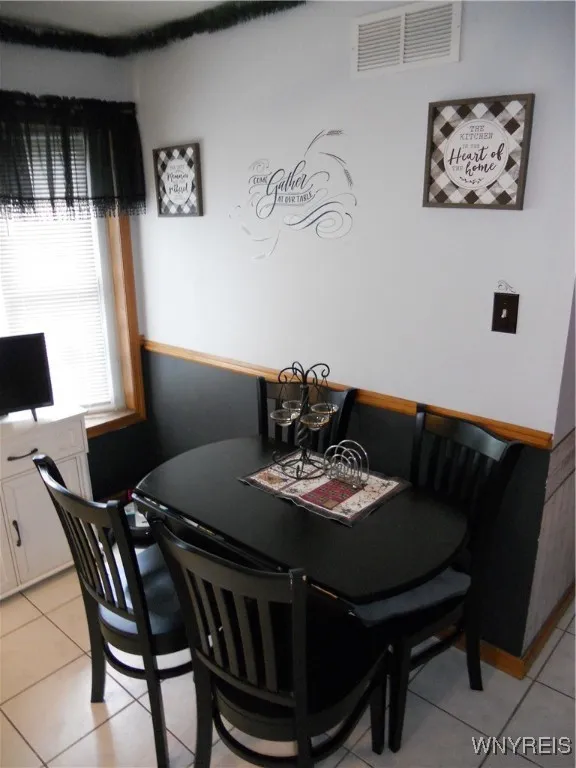 Eat in area in kitchen