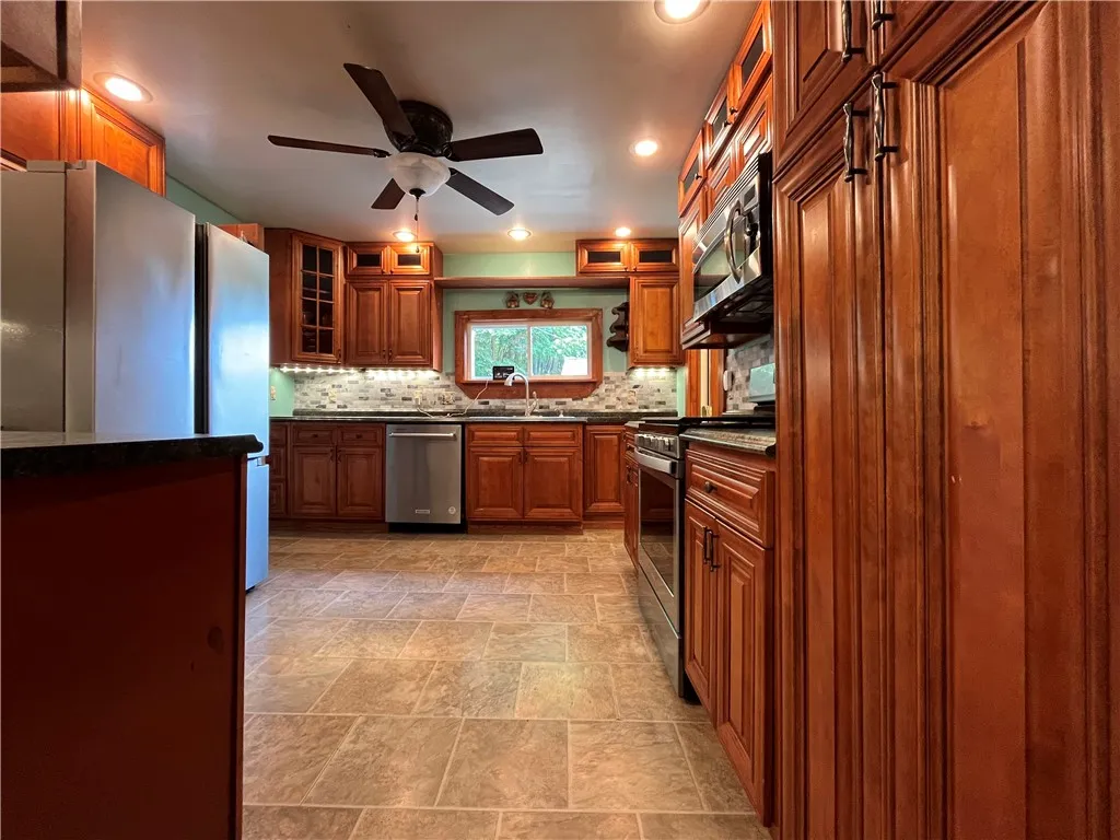 35 North Washington Avenue, Oxford, New York 13830, Oxford, New York 13830, 3 Bedrooms Bedrooms, 12 Rooms Rooms,2 BathroomsBathrooms,Residential,For Sale,35 North Washington Avenue, Oxford, New York 13830,R1633087