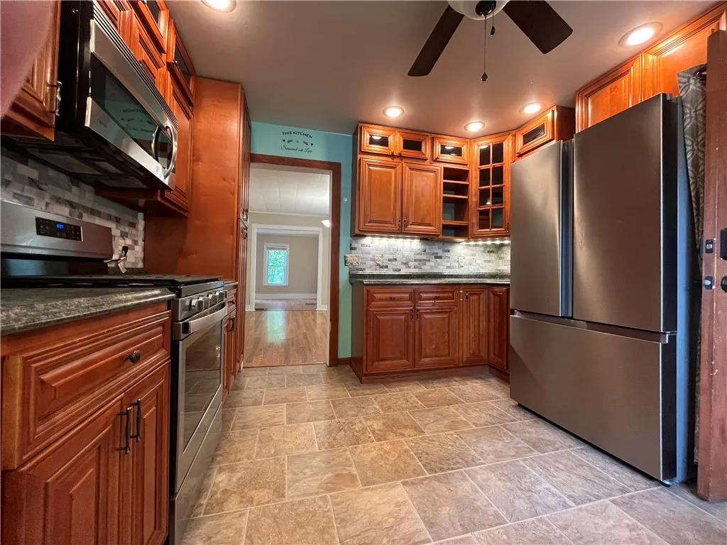 35 North Washington Avenue, Oxford, New York 13830, Oxford, New York 13830, 3 Bedrooms Bedrooms, 12 Rooms Rooms,2 BathroomsBathrooms,Residential,For Sale,35 North Washington Avenue, Oxford, New York 13830,R1633087