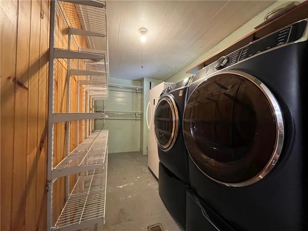 35 North Washington Avenue, Oxford, New York 13830, Oxford, New York 13830, 3 Bedrooms Bedrooms, 12 Rooms Rooms,2 BathroomsBathrooms,Residential,For Sale,35 North Washington Avenue, Oxford, New York 13830,R1633087