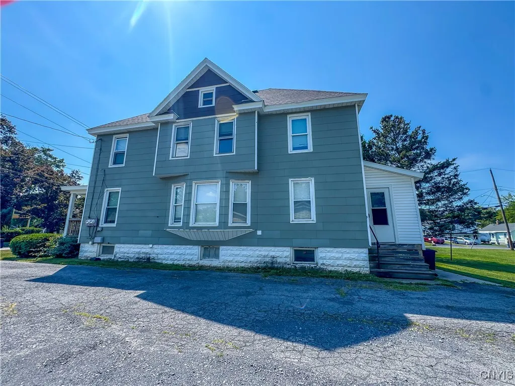 77 Standart, Auburn, New York 13021, Auburn, New York 13021, 3 Bedrooms Bedrooms, 6 Rooms Rooms,1 BathroomBathrooms,Residential Lease,For Rent,77 Standart, Auburn, New York 13021,S1633102