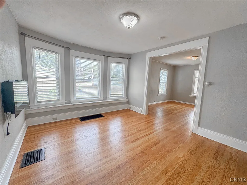 77 Standart, Auburn, New York 13021, Auburn, New York 13021, 3 Bedrooms Bedrooms, 6 Rooms Rooms,1 BathroomBathrooms,Residential Lease,For Rent,77 Standart, Auburn, New York 13021,S1633102