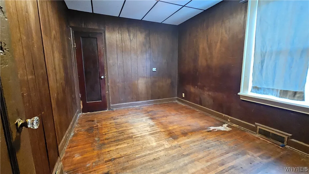204 Herman Street, Buffalo, New York 14211, Buffalo, New York 14211, 2 Bedrooms Bedrooms, 5 Rooms Rooms,1 BathroomBathrooms,Residential,For Sale,204 Herman Street, Buffalo, New York 14211,B1627001
