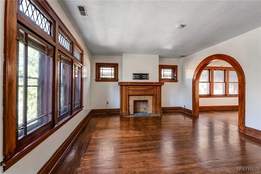 71 East Morris Avenue S, Buffalo, New York 14214, Buffalo, New York 14214, 4 Bedrooms Bedrooms, ,2 BathroomsBathrooms,Residential,For Sale,71 East Morris Avenue S, Buffalo, New York 14214,B1633098