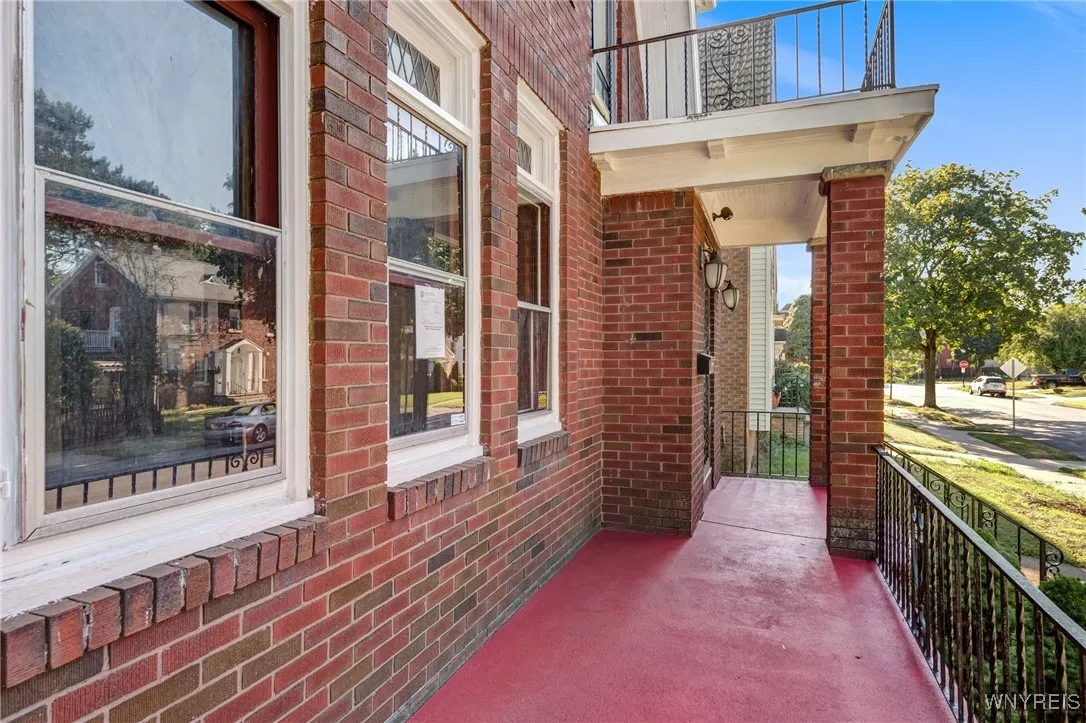 71 East Morris Avenue S, Buffalo, New York 14214, Buffalo, New York 14214, 4 Bedrooms Bedrooms, ,2 BathroomsBathrooms,Residential,For Sale,71 East Morris Avenue S, Buffalo, New York 14214,B1633098