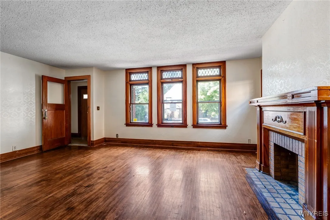 71 East Morris Avenue S, Buffalo, New York 14214, Buffalo, New York 14214, 4 Bedrooms Bedrooms, ,2 BathroomsBathrooms,Residential,For Sale,71 East Morris Avenue S, Buffalo, New York 14214,B1633098