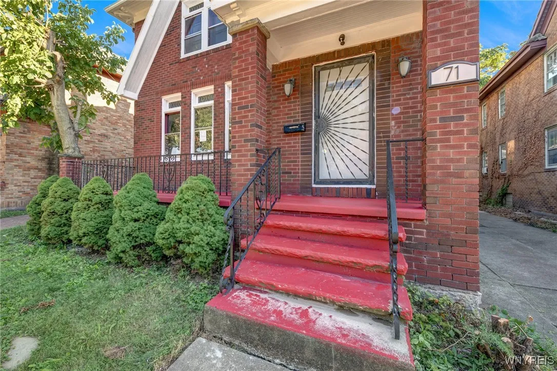 71 East Morris Avenue S, Buffalo, New York 14214, Buffalo, New York 14214, 4 Bedrooms Bedrooms, ,2 BathroomsBathrooms,Residential,For Sale,71 East Morris Avenue S, Buffalo, New York 14214,B1633098