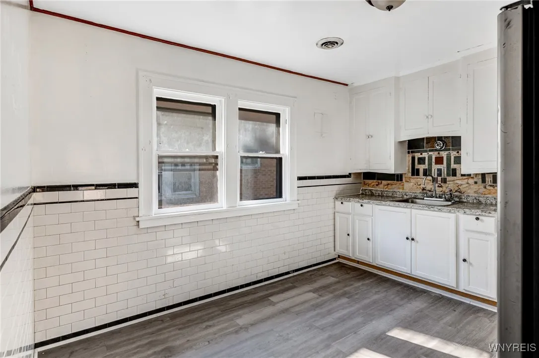 71 East Morris Avenue S, Buffalo, New York 14214, Buffalo, New York 14214, 4 Bedrooms Bedrooms, ,2 BathroomsBathrooms,Residential,For Sale,71 East Morris Avenue S, Buffalo, New York 14214,B1633098