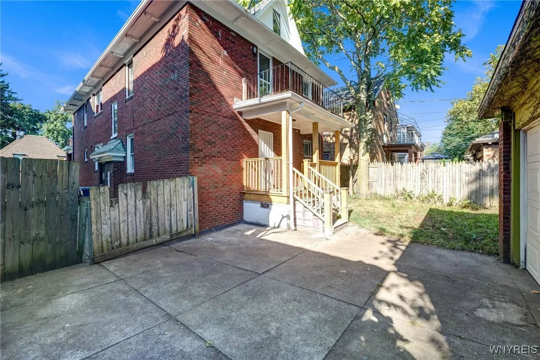 71 East Morris Avenue S, Buffalo, New York 14214, Buffalo, New York 14214, 4 Bedrooms Bedrooms, ,2 BathroomsBathrooms,Residential,For Sale,71 East Morris Avenue S, Buffalo, New York 14214,B1633098