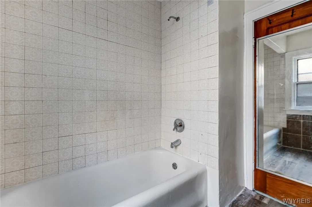 71 East Morris Avenue S, Buffalo, New York 14214, Buffalo, New York 14214, 4 Bedrooms Bedrooms, ,2 BathroomsBathrooms,Residential,For Sale,71 East Morris Avenue S, Buffalo, New York 14214,B1633098