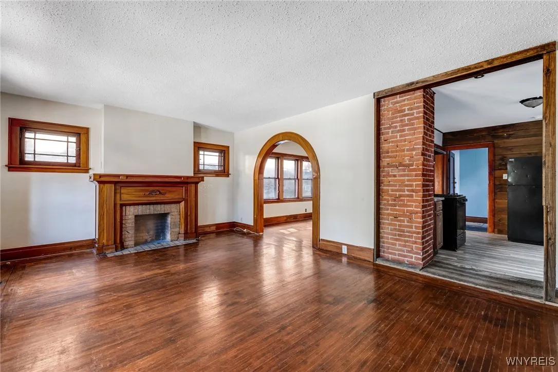 71 East Morris Avenue S, Buffalo, New York 14214, Buffalo, New York 14214, 4 Bedrooms Bedrooms, ,2 BathroomsBathrooms,Residential,For Sale,71 East Morris Avenue S, Buffalo, New York 14214,B1633098