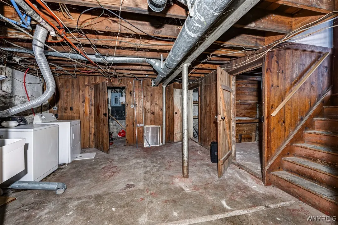 71 East Morris Avenue S, Buffalo, New York 14214, Buffalo, New York 14214, 4 Bedrooms Bedrooms, ,2 BathroomsBathrooms,Residential,For Sale,71 East Morris Avenue S, Buffalo, New York 14214,B1633098