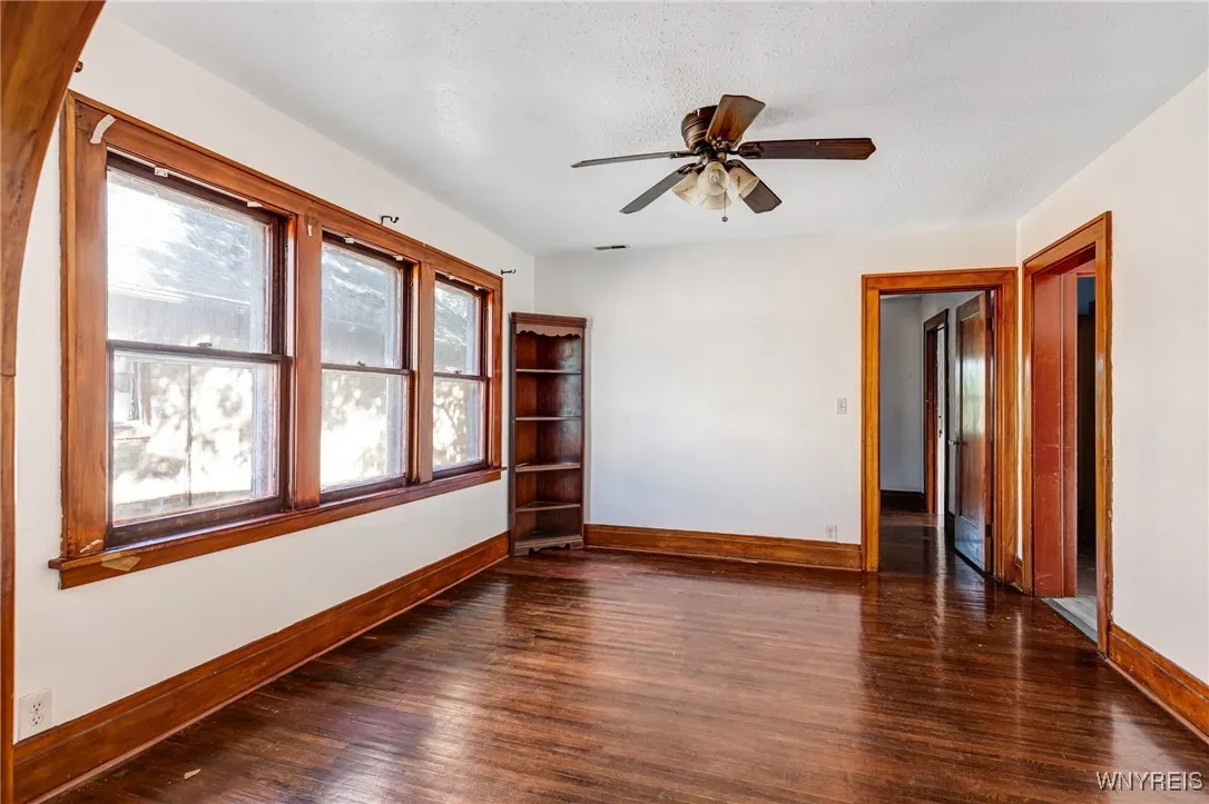 71 East Morris Avenue S, Buffalo, New York 14214, Buffalo, New York 14214, 4 Bedrooms Bedrooms, ,2 BathroomsBathrooms,Residential,For Sale,71 East Morris Avenue S, Buffalo, New York 14214,B1633098