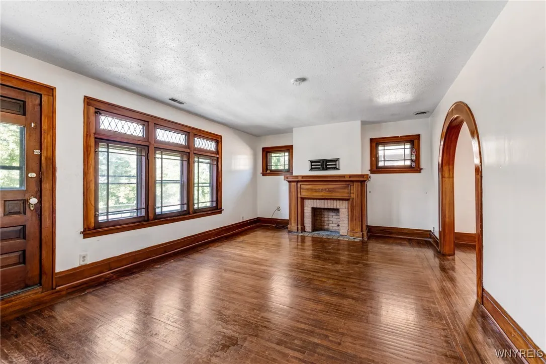 71 East Morris Avenue S, Buffalo, New York 14214, Buffalo, New York 14214, 4 Bedrooms Bedrooms, ,2 BathroomsBathrooms,Residential,For Sale,71 East Morris Avenue S, Buffalo, New York 14214,B1633098
