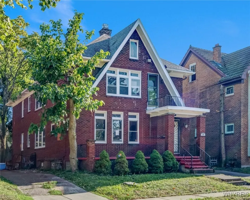 71 East Morris Avenue S, Buffalo, New York 14214, Buffalo, New York 14214, 4 Bedrooms Bedrooms, ,2 BathroomsBathrooms,Residential,For Sale,71 East Morris Avenue S, Buffalo, New York 14214,B1633098