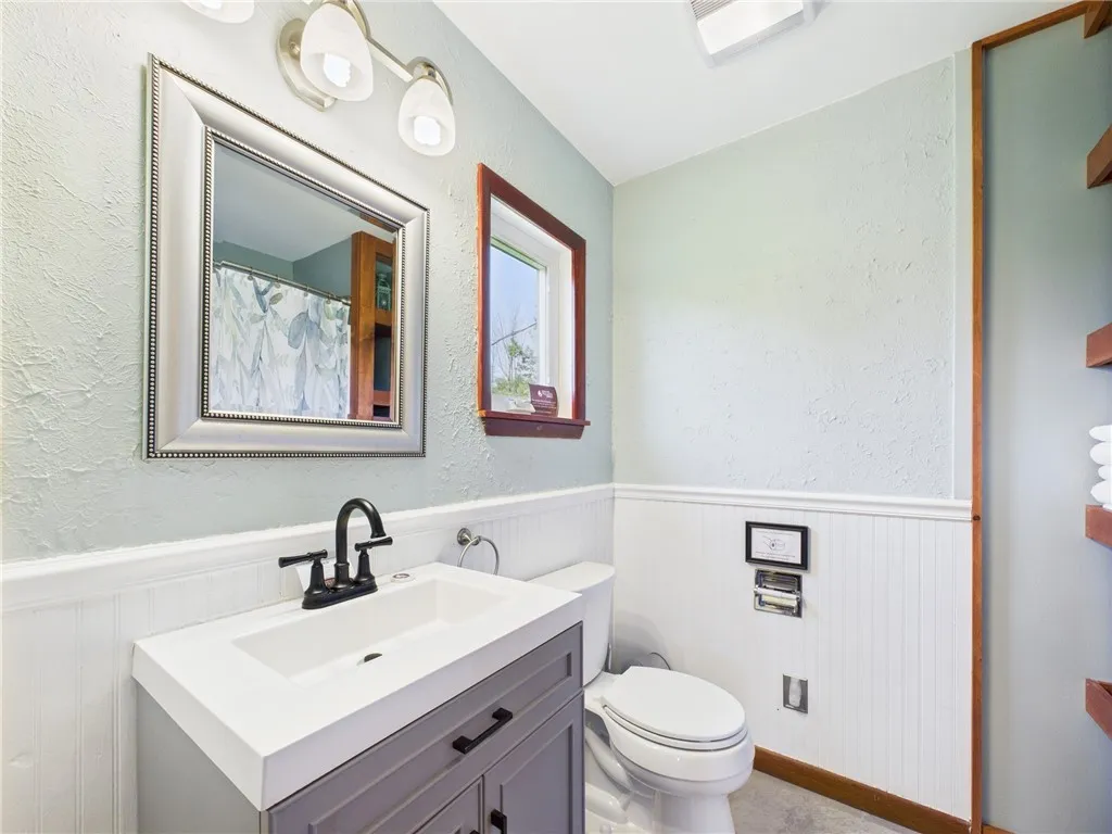 7374 Wyers Point Road, Ovid, New York 14521, Ovid, New York 14521, 4 Bedrooms Bedrooms, 10 Rooms Rooms,2 BathroomsBathrooms,Residential,For Sale,7374 Wyers Point Road, Ovid, New York 14521,R1632472
