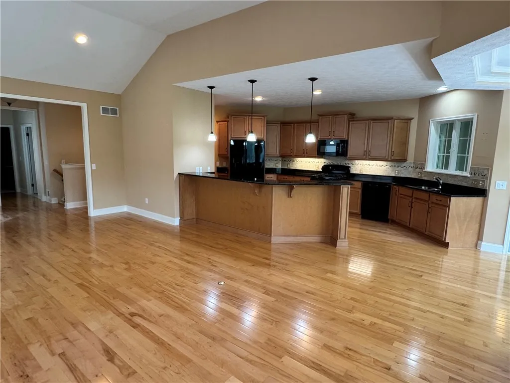 1100 Yorkshire Way, Victor, New York 14564, Victor, New York 14564, 3 Bedrooms Bedrooms, 7 Rooms Rooms,3 BathroomsBathrooms,Residential,For Sale,1100 Yorkshire Way, Victor, New York 14564,R1633045