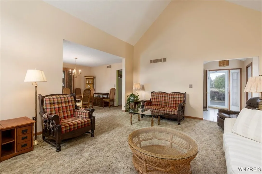 7458 Lincoln Avenue Extension, Lockport Town, New, Lockport Town, New York 14094, 3 Bedrooms Bedrooms, 6 Rooms Rooms,2 BathroomsBathrooms,Residential,For Sale,7458 Lincoln Avenue Extension, Lockport Town, New ,B1633110