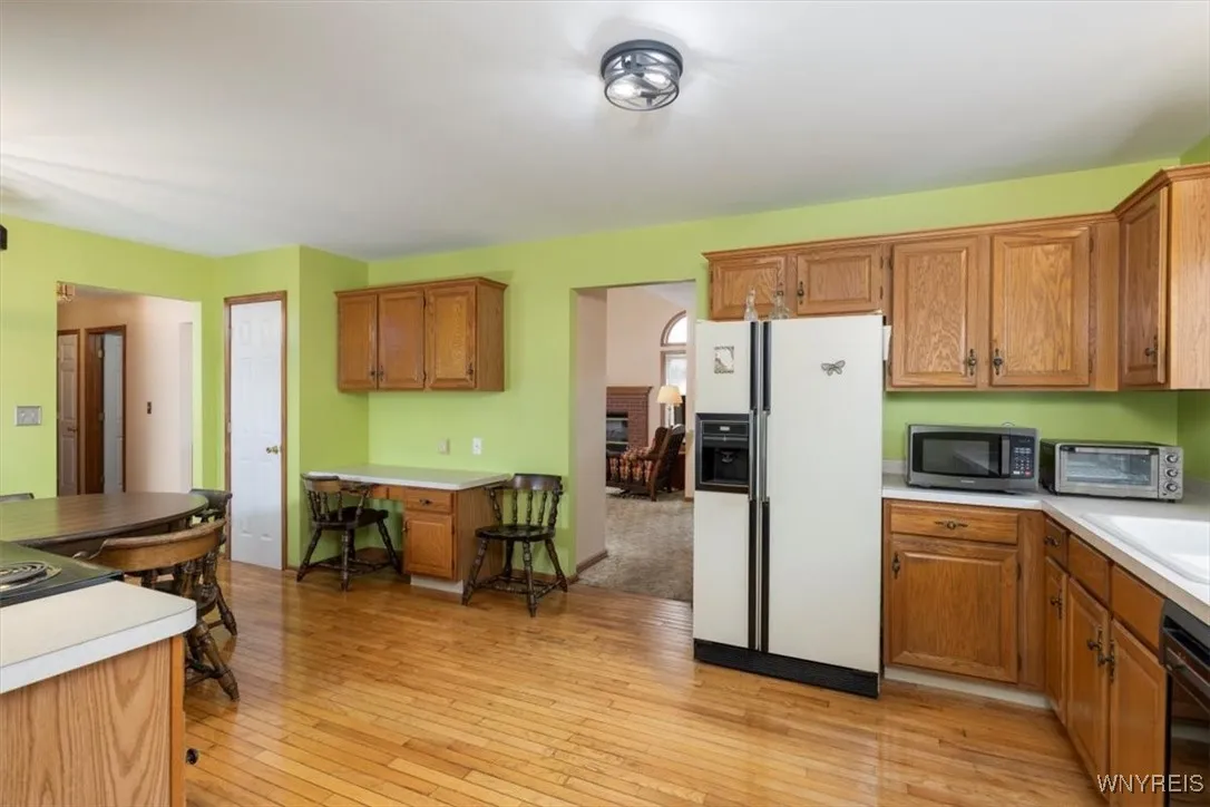 7458 Lincoln Avenue Extension, Lockport Town, New, Lockport Town, New York 14094, 3 Bedrooms Bedrooms, 6 Rooms Rooms,2 BathroomsBathrooms,Residential,For Sale,7458 Lincoln Avenue Extension, Lockport Town, New ,B1633110