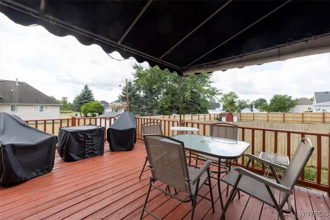 7458 Lincoln Avenue Extension, Lockport Town, New, Lockport Town, New York 14094, 3 Bedrooms Bedrooms, 6 Rooms Rooms,2 BathroomsBathrooms,Residential,For Sale,7458 Lincoln Avenue Extension, Lockport Town, New ,B1633110