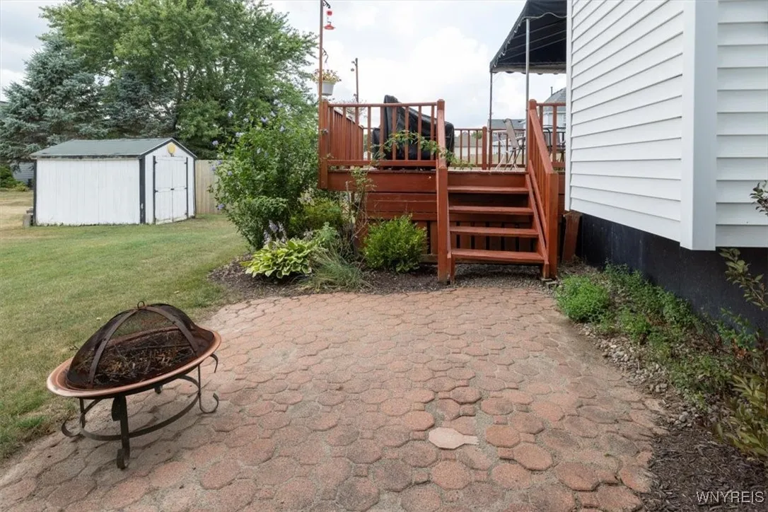 7458 Lincoln Avenue Extension, Lockport Town, New, Lockport Town, New York 14094, 3 Bedrooms Bedrooms, 6 Rooms Rooms,2 BathroomsBathrooms,Residential,For Sale,7458 Lincoln Avenue Extension, Lockport Town, New ,B1633110